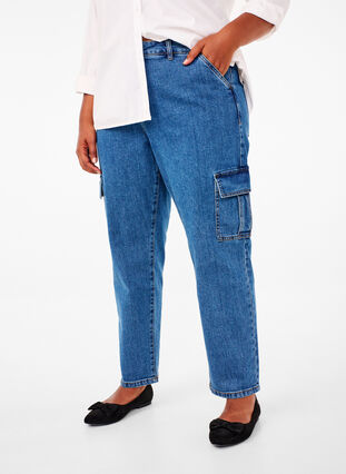 Zizzi Jean cargo à taille haute, Blue Denim, Model image number 2