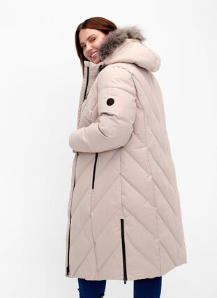 Zizzi Veste longue d’hiver avec capuche et col en fausse fourrure, Simply Taupe, Model image number 1