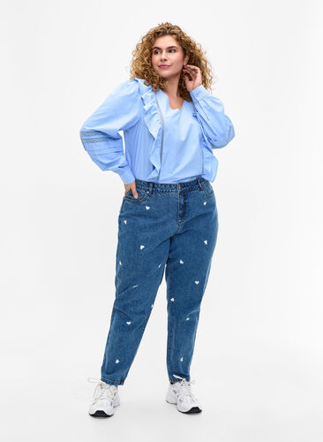 ZizziMille mom fit jeans met borduurwerk, Light Blue Heart, Model image number 0