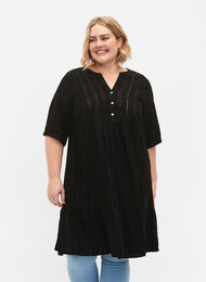 Robe en viscose rayée avec ruban en dentelle, Black, Model