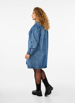 Zizzi Robe courte en denim, manches longues, forme trapèze, Blue Denim, Model image number 1