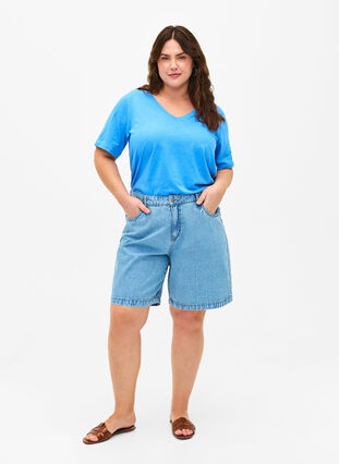 T-shirt basique à manches courtes avec col en V, Marina, Model image number 2
