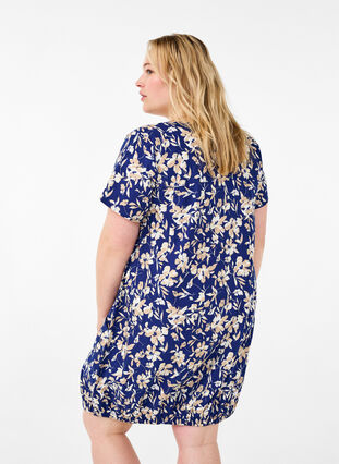 Zizzi Robe en coton à manches courtes avec imprimé floral, Blue W. Beige Flower, Model image number 1