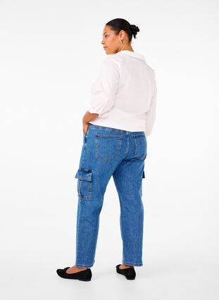 Zizzi Jean cargo à taille haute, Blue Denim, Model image number 1