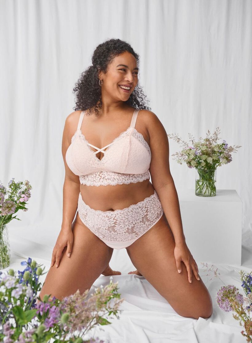 Zizzi Bralette avec détail string, , Model, 1