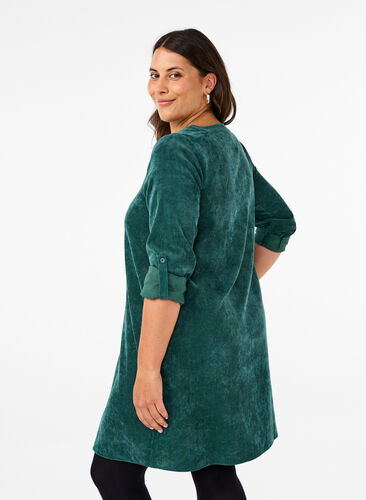 Zizzi Robe en velours avec détail de fermeture éclair, Posy Green, Model image number 1