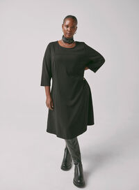 Robe en forme de A avec manches 3/4, , Model