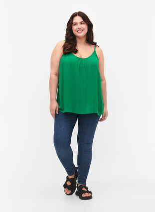 Zizzi Top à bretelles en viscose, Jolly Green, Model image number 2