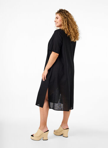 Zizzi Robe caftan en mélange de coton avec du lin, Black, Model image number 1