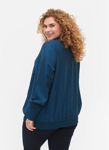 Zizzi Blouse en viscose avec smock, Reflecting Pond, Model image number 1