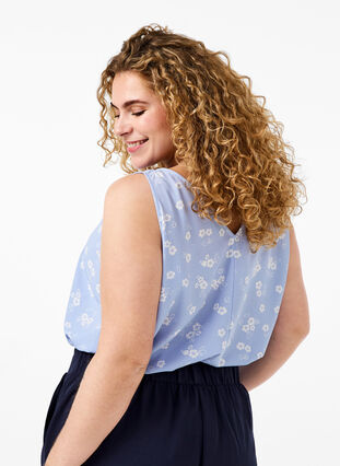 Zizzi Top floral avec col en V, Serenity Flower AOP, Model image number 1