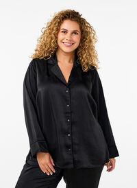 Chemise de nuit en satin, Black, Model