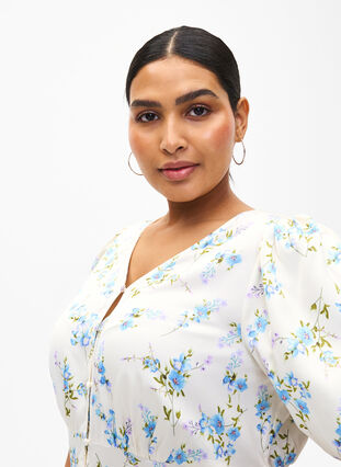 Zizzi Robe en satin floral avec manches bouffantes, Off White Blue Fl., Model image number 2