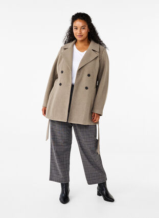 Zizzi Veste courte en laine avec ceinture, Desert Taupe Mel., Model image number 2