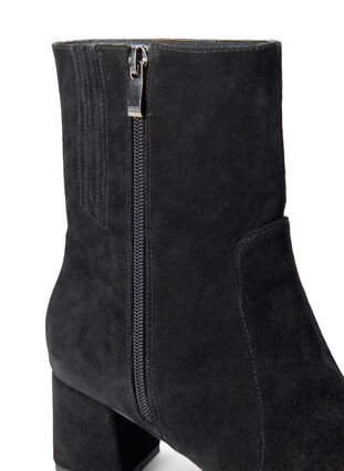 Zizzi Large – Bottes en daim à talon, Black, Packshot image number 4