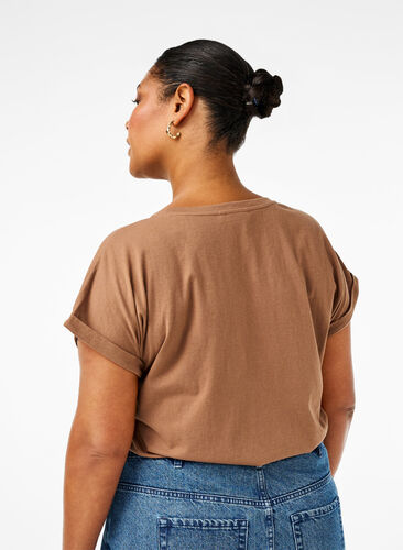 Zizzi T-shirt à manches courtes en mélange de coton, Coca Mocha, Model image number 1