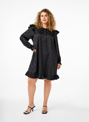 Zizzi Robe en jacquard avec des manches longues et des détails à volants, Black, Model image number 2