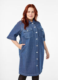 Krijtstreep spijkerjurk met borstzakken, Blue Denim Stripe, Model