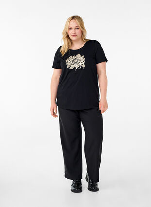 Zizzi T-shirt à motif, Black w. Flower, Model image number 2