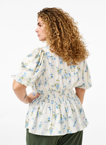 Zizzi Chemisier en satin floral avec manches bouffantes, Off White Blue Fl., Model image number 1