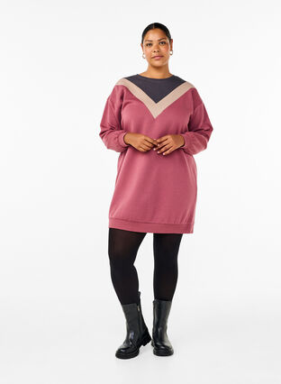 Zizzi Sweat long avec color block, Rose B. Color Block, Model image number 2