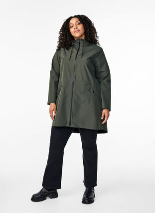 Zizzi Veste de pluie avec poches et capuche, Peat, Model image number 3