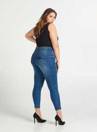 Cropped Amy jeans met rits, Blue denim, Model