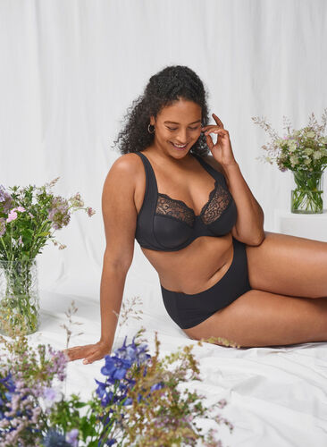 Zizzi Soutien-gorge intégral avec bretelles rembourrées, Black, Image image number 0