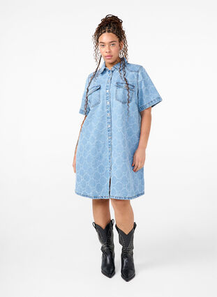 Zizzi Robe en jean à manches courtes et à motif destroy, Blue Denim, Model image number 2