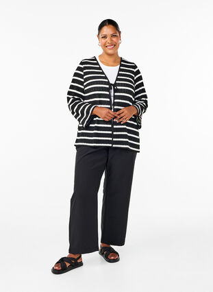 Zizzi Cardigan avec liens, Black White stripe, Model image number 2