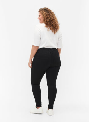 Zizzi Jean Amy super slim avec taille haute, Black, Model image number 1