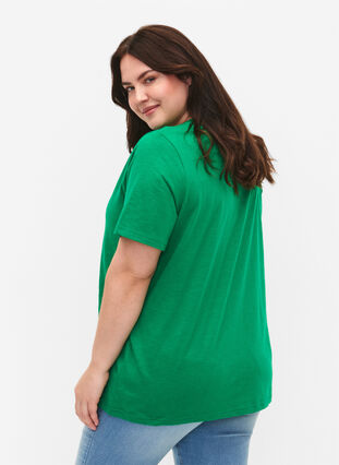 Zizzi T-shirt basique à manches courtes avec col en V, Jolly Green, Model image number 1