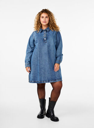 Zizzi Robe courte en denim, manches longues, forme trapèze, Blue Denim, Model image number 2