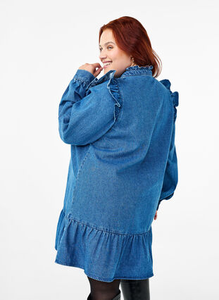 Zizzi Robe en jean à volants et coupe en A, Blue Denim, Model image number 1