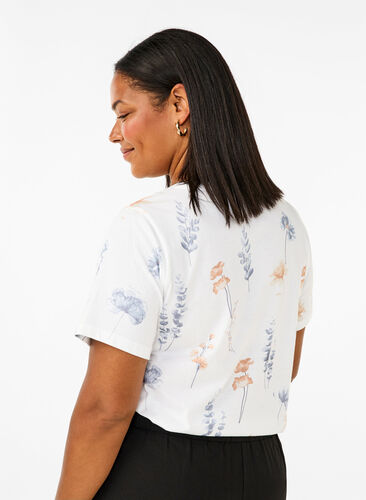 Zizzi T-shirt en coton biologique avec imprimé floral, White W. Blue flower, Model image number 1