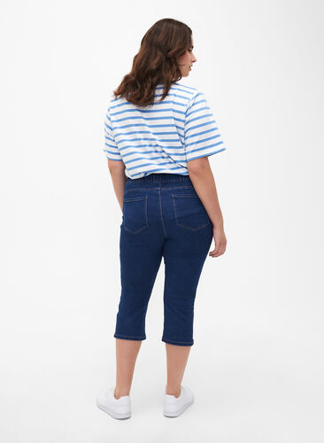 Zizzi  Pantacourts en jean avec ceinture élastique, Dark Blue Denim, Model image number 1