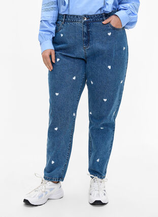 ZizziMille mom fit jeans met borduurwerk, Light Blue Heart, Model image number 2