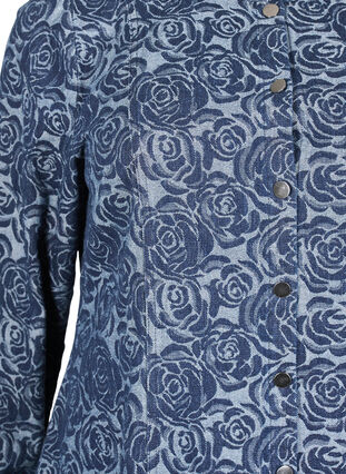 Zizzi Chemise en jean avec motif de roses, Denim Rose AOP, Packshot image number 2